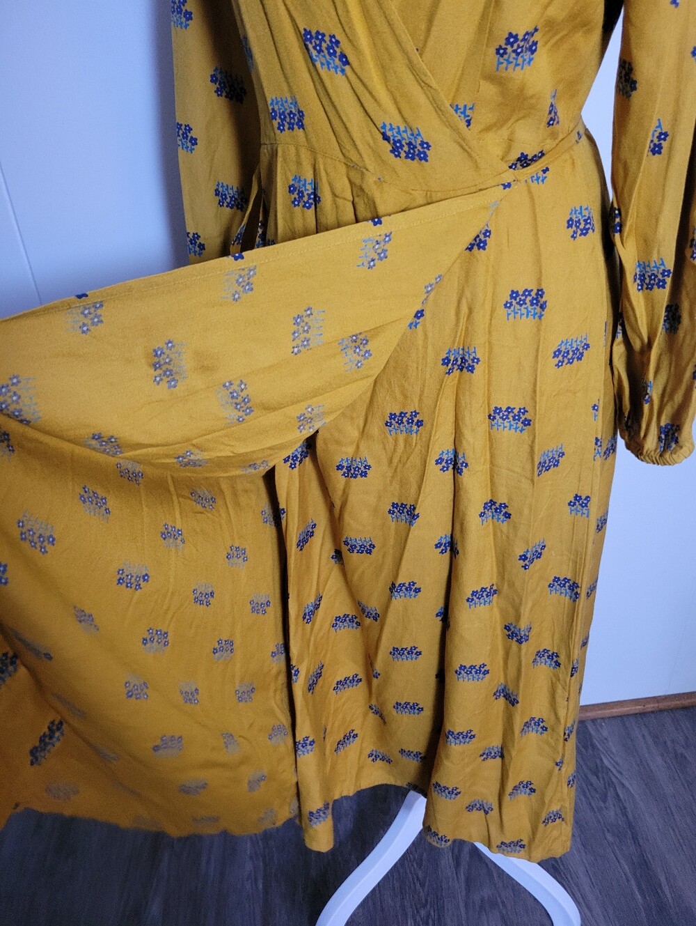 Compania Fantastica Aster Print Wrap Dress Midi Mustard Floral Modcloth NWOT M - Picture 7 of 12